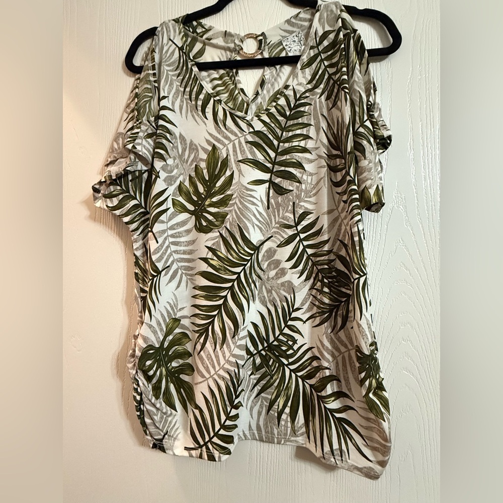 NAIF Green and White Leaf Pattern Top